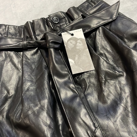NWT Kendall + Kylie Faux Leather Belted Skirt - Picture 10 of 10